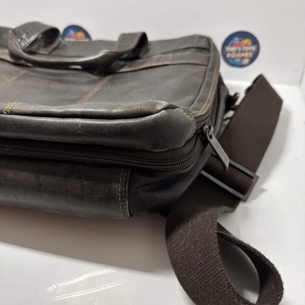 Kenneth Cole Reaction Brown Leather Messenger Bag
